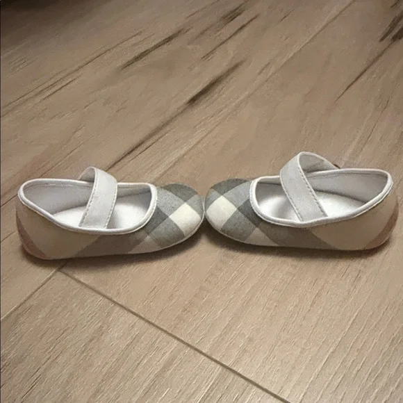 Burberry Plaid baby Shoes - Picture 9 of 12